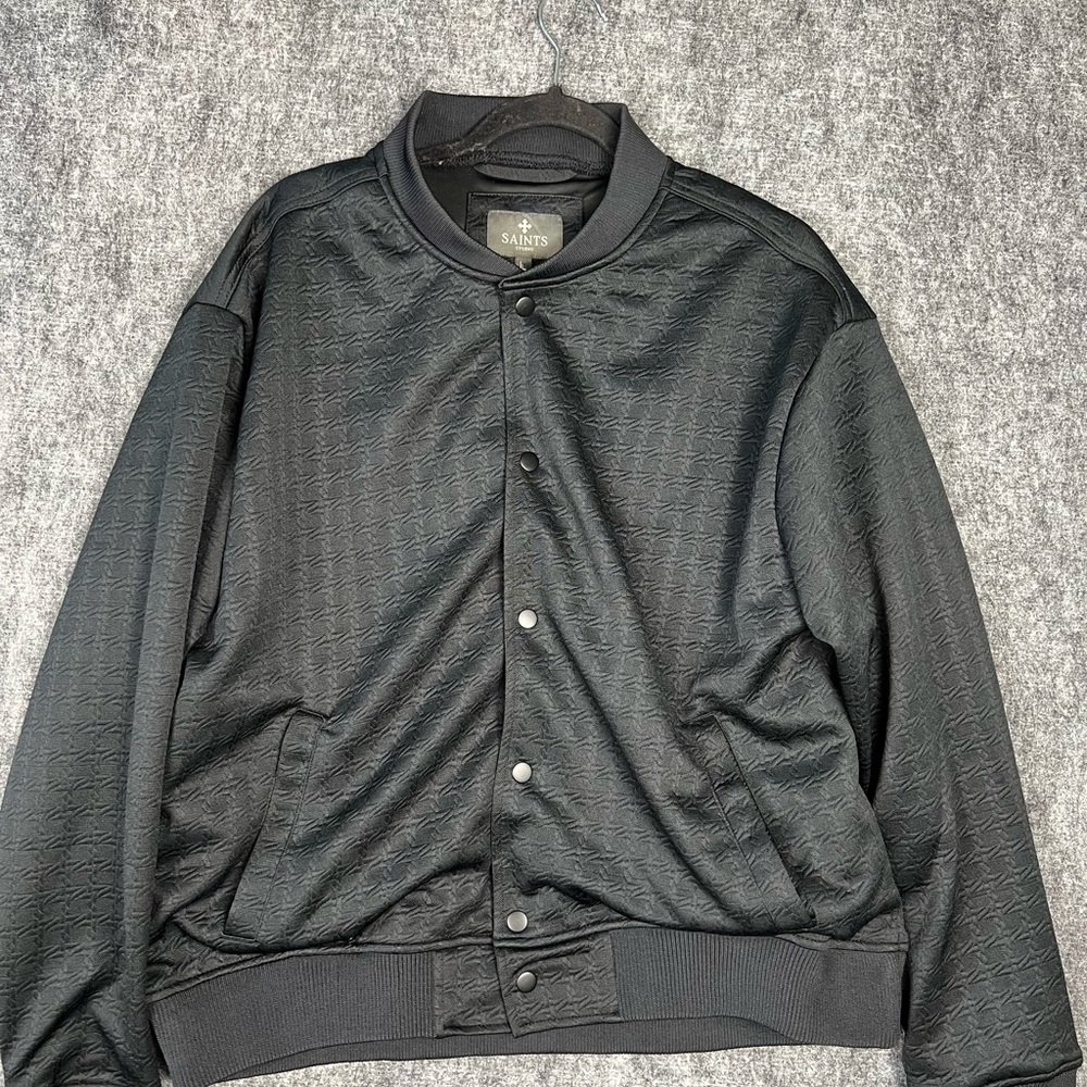 SAINTS Studio Black Textured Bomber Jacket – Size Large